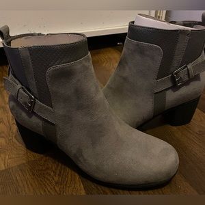 Heel boots